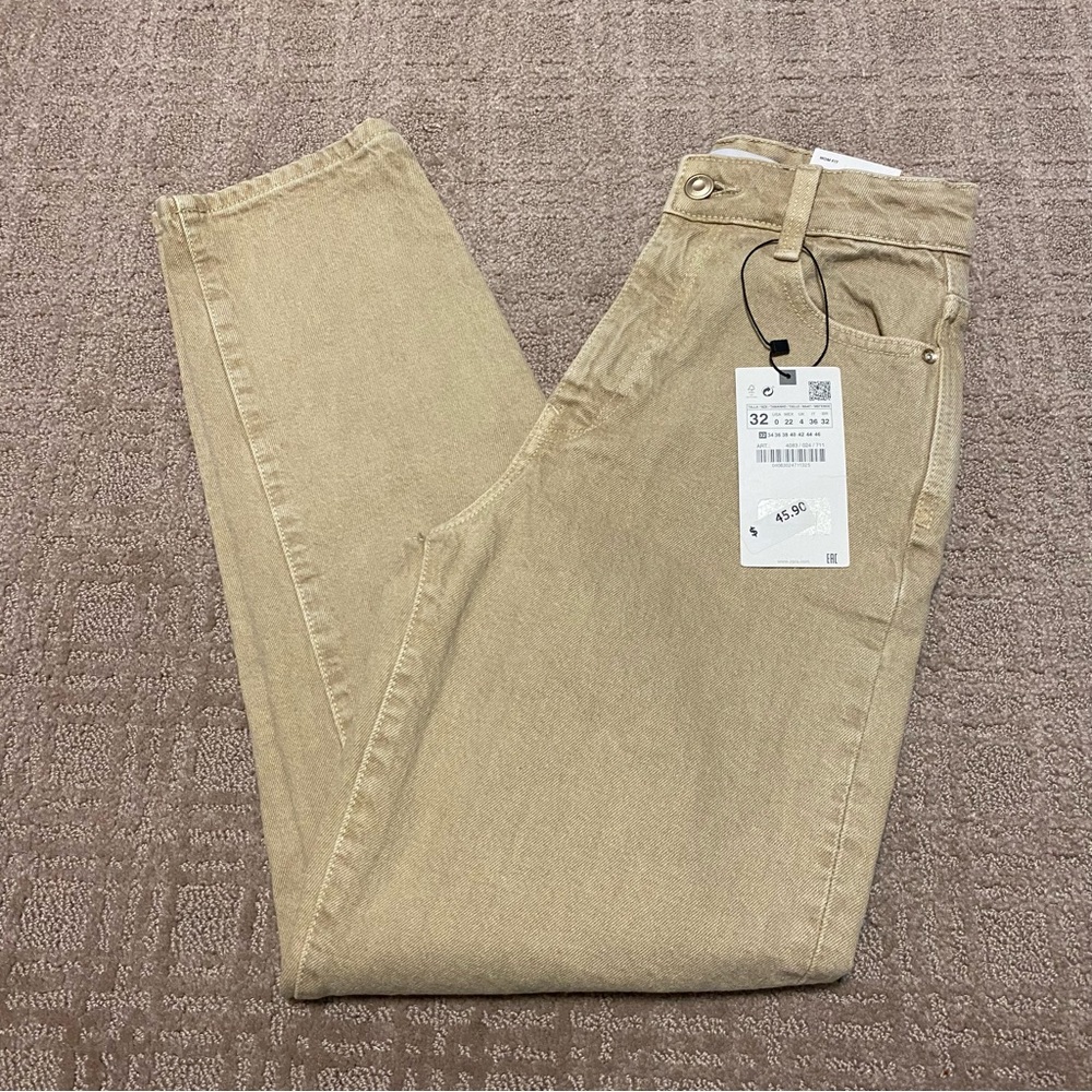 NWT {Zara} Mom Fit High Rise Jeans ~ Size US 0